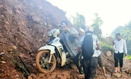 Những giáo viên vùng cao Nghệ An đi cắm bản ​ 