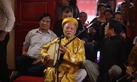 Nghệ nhân chầu văn Nguyễn Văn Tuất