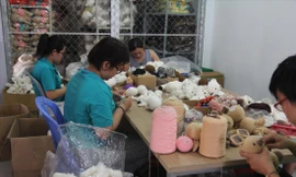 Dự án thú bông tạo việc làm cho hơn 400 phụ nữ cả nước, trong đó có nhiều người khuyết tật Ảnh: U.P