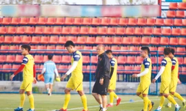 HLV Park Hang Seo không thể triển khai kế hoạch cho những giải đấu quan trọng trong năm nay do dịch Covid-19 khiến bóng đá Việt Nam và thế giới phải tạm ngưng Ảnh: VFF