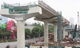 Metro Nhổn - ga Hà Nội đoạn qua công viên Thủ Lệ. Ảnh: Anh Trọng