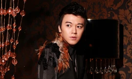 Anh trai Tuấn Tú tung CD giá 'khủng'