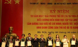 Vinh danh hơn 1.000 cá nhân, tập thể