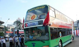 Đi xe buýt được trông xe máy miễn phí