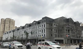 66 căn hộ liền kề tại ô đất B4 Nam Trung Yên được chào dưới tên nhà phố thương mại và có giá chênh hàng chục tỷ đồng/căn. 