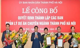 Lễ trao quyết định điều động, bổ nhiệm lãnh đạo cho 5 Ban QLDA chuyên ngành ngày 31/12/2016
