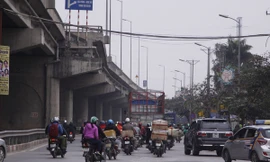 Những ngày giáp Tết Nguyên đán, các cửa ngõ Thủ đô luôn lâm vào cảnh tắc kéo dài, trước lưu lượng phương tiện giao thông tăng đột biến