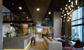 Căn hộ 2 tầng đẹp miễn chê trong tòa nhà cao nhất Việt Nam