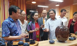 Chiêm ngưỡng những món đồ tinh sảo của nghệ nhân Việt