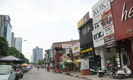 Những căn nhà xây không phép ở đây có giá bán và cho thuê cao không khác gì các tuyến phố khác.