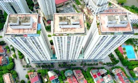 Khu chung cư CT4 với 3 khối nhà hàng nghìn căn hộ tại KĐT Xa La nằm trong danh sách 17 chung cư khó có khả năng khắc phục vi phạm PCCC. Khu chung cư này cũng từng xảy ra vụ cháy kinh hoàng thêu rụi hàng trăm xe máy của dân.