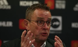 Rangnick họp báo ra mắt, thẳng thừng chê hàng thủ MU kém cỏi
