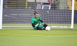 Thủ môn Tấn Trường xin lỗi người hâm mộ sau trận đấu với UAE