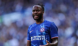 'Sóng ngầm' ở Chelsea: Raheem Sterling yêu cầu HLV nói rõ tương lai