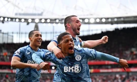 Thua sốc Aston Villa, Arsenal mất ngôi đầu Ngoại hạng Anh