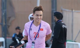 Bùi Hoàng Việt Anh phải tập riêng sau trận thua Nhật Bản