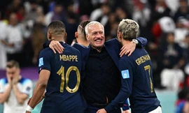 HLV Deschamps được gia hạn, Zidane vỡ mộng dẫn đội tuyển Pháp