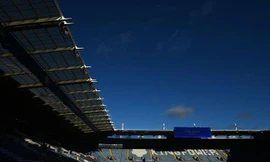 Thêm một trận đấu bị hoãn, Ngoại hạng Anh chìm vào khủng hoảng vì COVID-19 