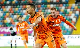 Ronaldo ăn mừng bàn ấn định thắng lợi 2-1 trước Udinese