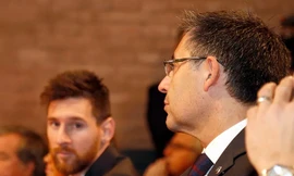 Messi bị sếp lớn Barca gọi là ‘thằng lùn thiếu hormone, chuột cống’