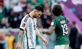 Messi vượt qua Maradona và Batistuta trong ngày buồn của tuyển Argentina