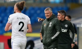 Bất lực trước Leeds, M.U gần như hết cơ hội vô địch Ngoại hạng Anh