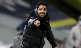 Thắng Chelsea, HLV Arsenal nổi đóa với báo chí