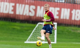 CLB Ngoại hạng Anh đuổi đội trưởng và ngôi sao lớn khỏi sân tập