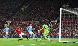 MU thảm bại trận derby