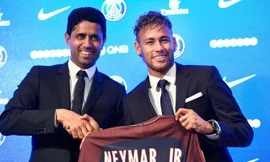Neymar là thương vụ gây tranh cãi lớn của Paris SG.