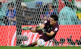 Tập đá 11m 1.000 lần, tuyển Tây Ban Nha vẫn bất lực trước Bono