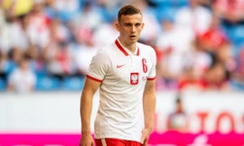 Kacper Kozlowski đi vào lịch sử EURO.