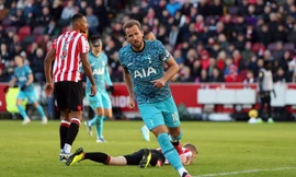 Harry Kane lóe sáng ngày Lễ tặng quà, Tottenham giật lại 1 điểm trước Brentford