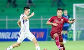 Văn Quyết kêu oan sau ‘nghi án’ thúc cùi chỏ vào trọng tài