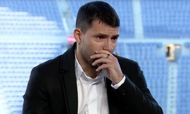 Ngôi sao Sergio Aguero khóc hết nước mắt, chính thức giải nghệ sớm
