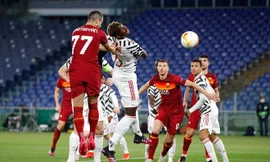 Hàng thủ mắc sai lầm, M.U hút chết trước Roma