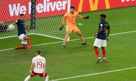 Ngôi sao MU nổi giận, phòng thay đồ tuyển Pháp im phăng phắc