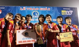 HLV Đoàn Thị Kim Chi bị phạt nặng vì sự cố hy hữu tại giải VĐQG nữ Việt Nam