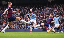 Man City 'giải khát' bằng trận đại thắng Newcastle 