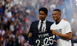 Kylian Mbappe chính thức ở lại PSG với quyền lực ngang chủ tịch CLB