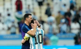 HLV Argentina hứa giữ chỗ cho Messi dự World Cup 2026