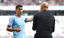 Cãi Pep Guardiola, ngôi sao hàng đầu Man City bị đẩy đi vào phút chót