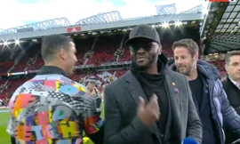 Ronaldo phớt lờ huyền thoại MU vì bị chê hết thời