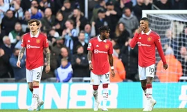 Thất bại thảm hại, MU mất vị trí thứ 3 vào tay Newcastle