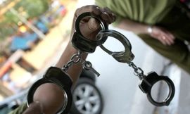 Còng số 8 thu giữ tại đường Lê Duẩn