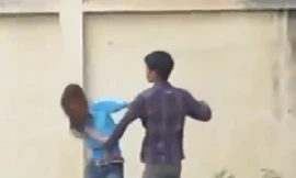 Phẫn nộ nam thanh niên tát thiếu nữ giữa phố