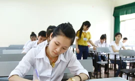 Đề thi Ngữ văn bất ngờ, Hóa học vừa sức