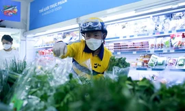 Đi chợ hộ qua ứng dụng gọi xe, shipper thành người nội trợ đảm