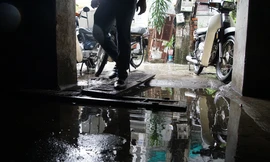 Khu tập thể tồi tàn nhất Hà Nội, hễ mưa là lội nước vào nhà