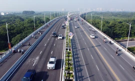 'Điểm nóng' Vĩnh Tuy hết cảnh căng như dây đàn trong giờ cao điểm 